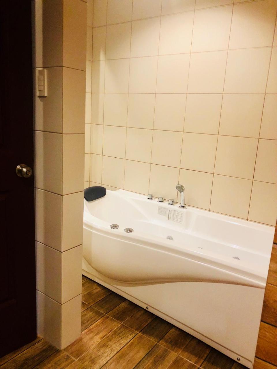 Hotel Apollo Lemery Luaran gambar